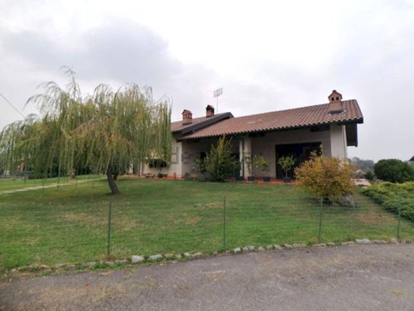 casa indipendente in vendita a Cervasca