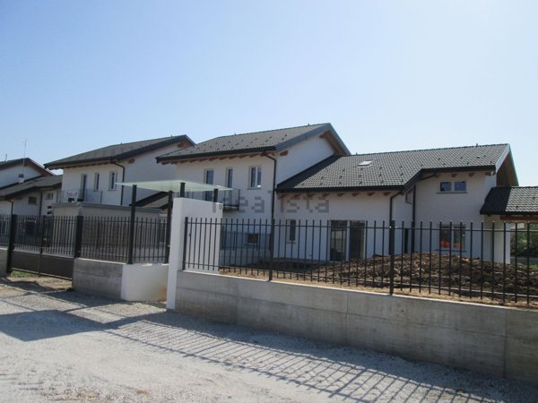 casa indipendente in vendita a Cervasca