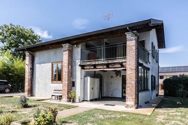 casa indipendente in vendita a Cervasca