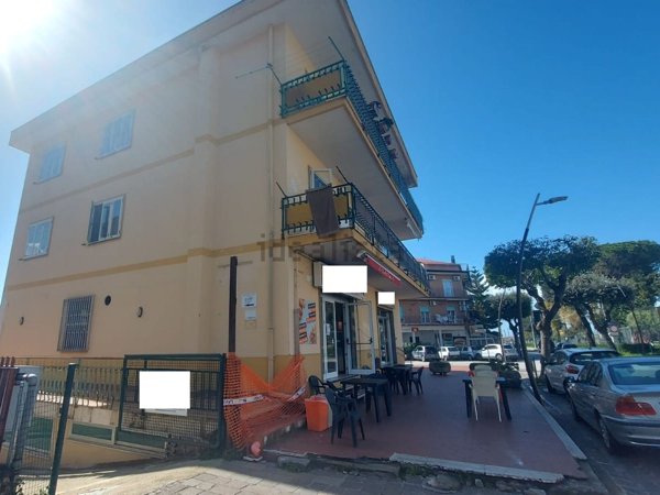 locale commerciale in vendita a Capaccio Paestum