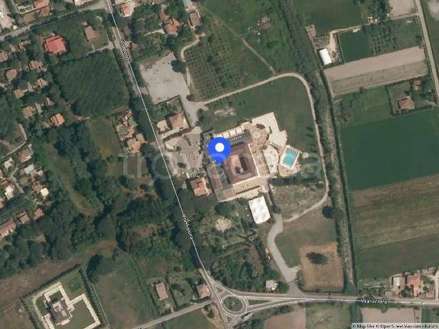negozio in vendita a Capaccio Paestum in zona Laura