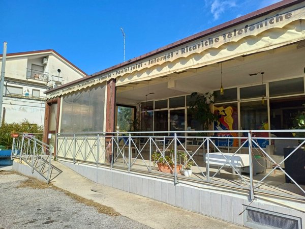 negozio in vendita a Capaccio Paestum