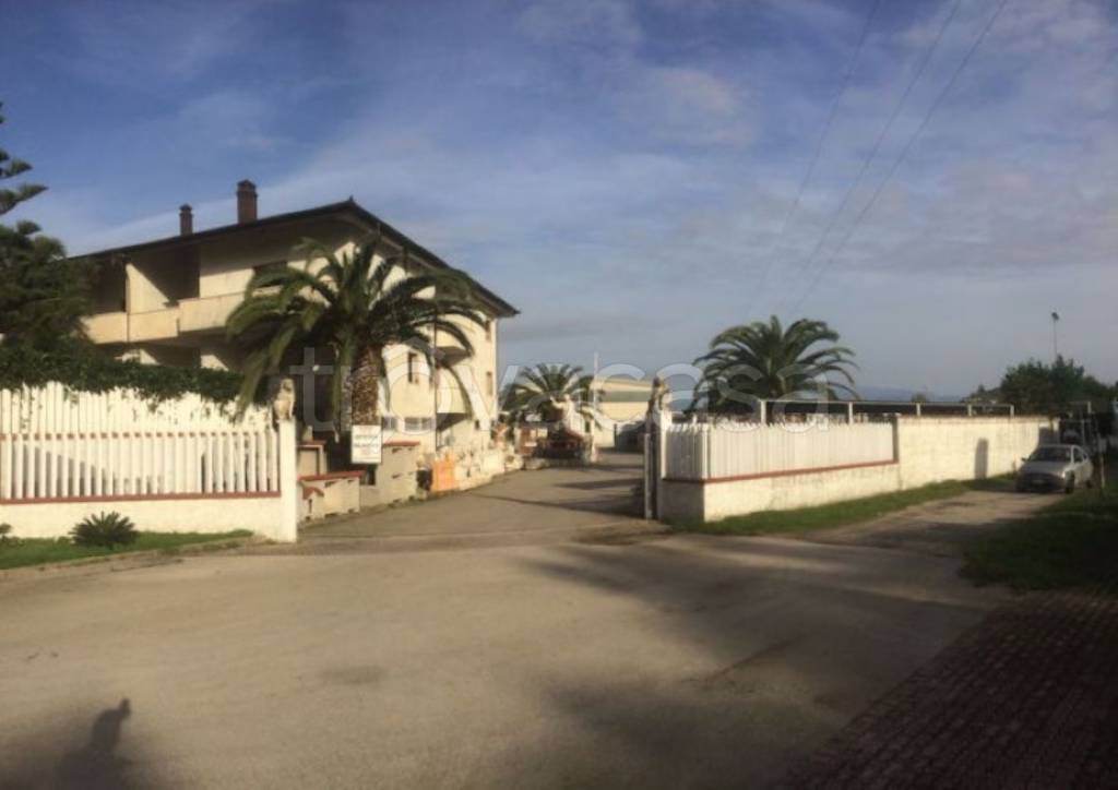 locale commerciale in vendita a Capaccio Paestum