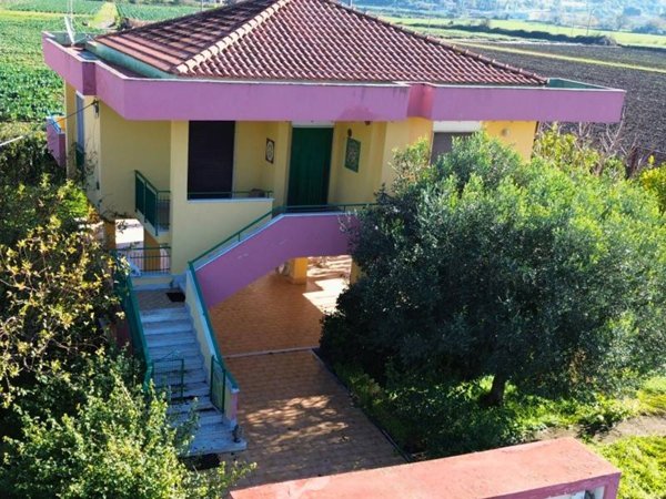 casa indipendente in vendita a Capaccio Paestum in zona Capaccio Scalo