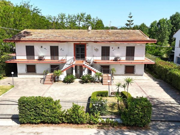 casa indipendente in vendita a Capaccio Paestum in zona Torre/Licinella