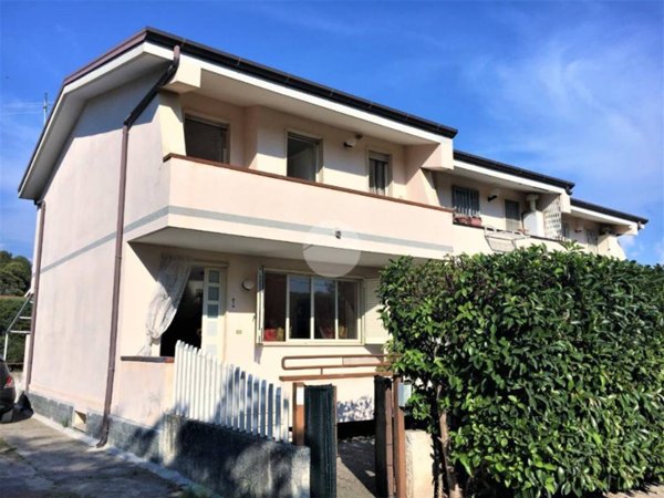 casa indipendente in vendita a Capaccio Paestum in zona Torre/Licinella