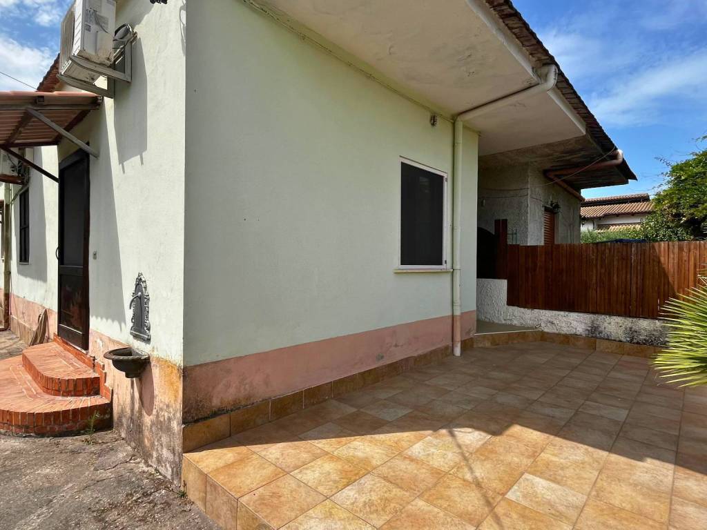 casa indipendente in vendita a Capaccio Paestum in zona Torre/Licinella