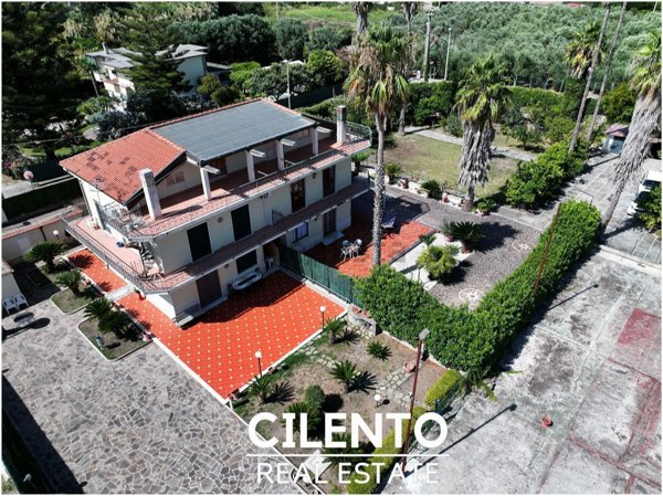 casa indipendente in vendita a Capaccio Paestum in zona Torre/Licinella
