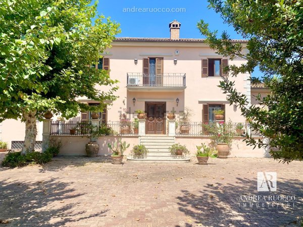 casa indipendente in vendita a Capaccio Paestum