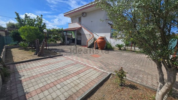 casa indipendente in vendita a Capaccio Paestum in zona Laura