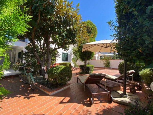 casa indipendente in vendita a Capaccio Paestum in zona Torre/Licinella