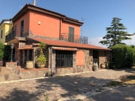 casa indipendente in vendita a Capaccio Paestum in zona Laura