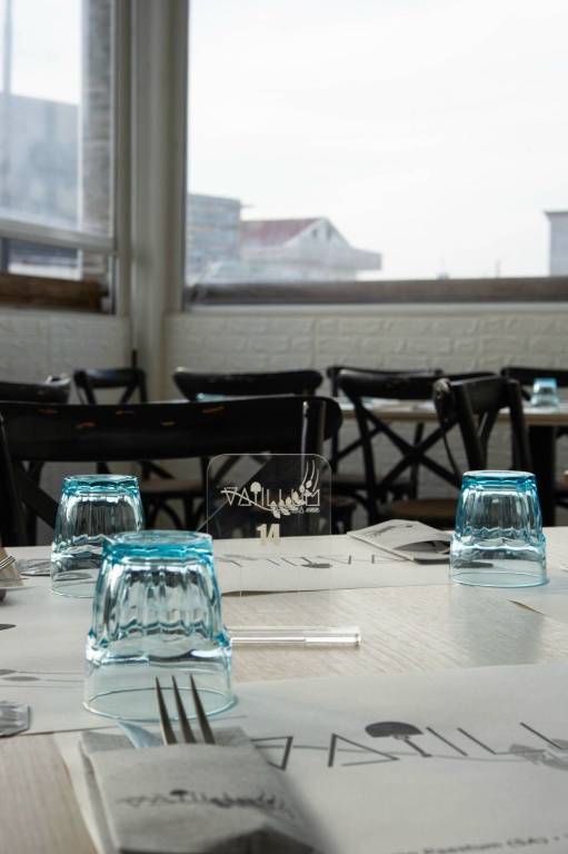 negozio in vendita a Capaccio Paestum in zona Torre/Licinella