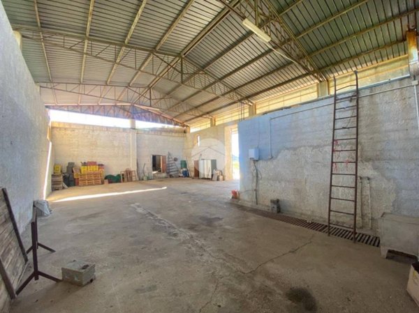 locale commerciale in vendita a Capaccio Paestum