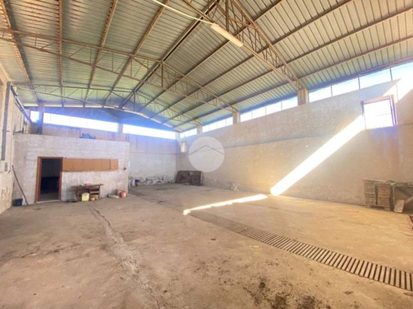 locale commerciale in vendita a Capaccio Paestum