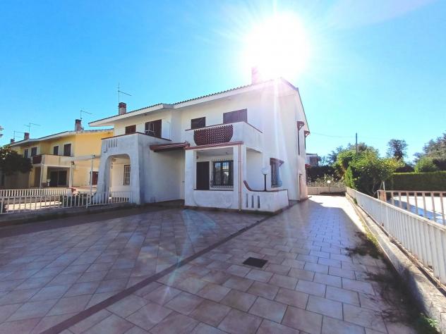 casa indipendente in vendita a Capaccio Paestum in zona Torre/Licinella