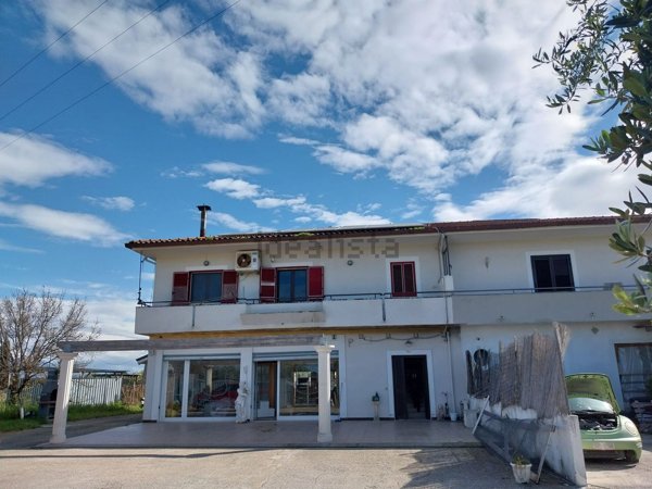 appartamento in vendita a Capaccio Paestum in zona Gromola/Foce Sele