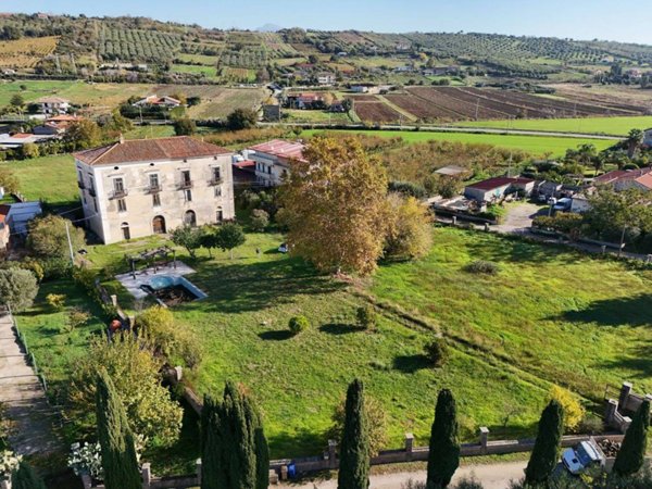 intera palazzina in vendita a Capaccio Paestum