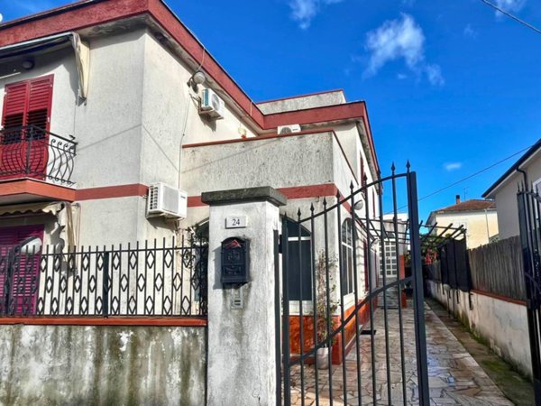 casa indipendente in vendita a Capaccio Paestum in zona S.Venere