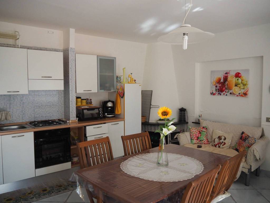 casa indipendente in vendita a Capaccio Paestum in zona Laura