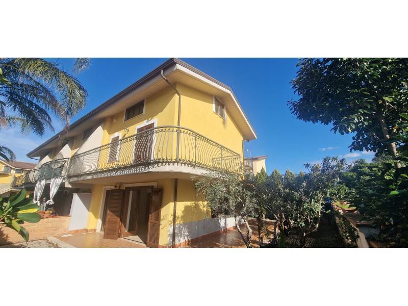 casa indipendente in vendita a Capaccio Paestum in zona S.Venere