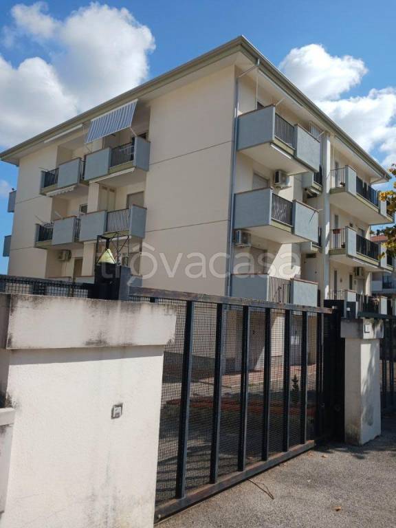 appartamento in vendita a Capaccio Paestum in zona Torre/Licinella