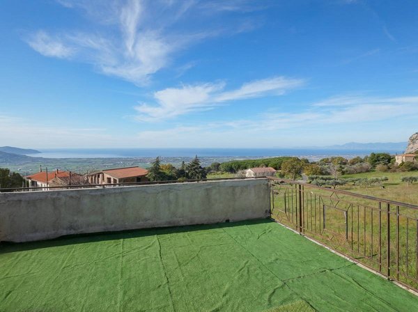 casa indipendente in vendita a Capaccio Paestum in zona Gromola/Foce Sele