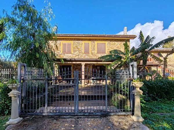 casa indipendente in vendita a Capaccio Paestum