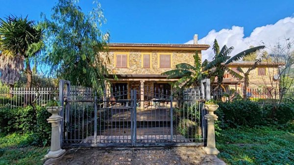 casa indipendente in vendita a Capaccio Paestum