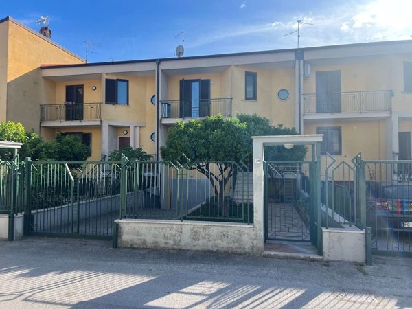 casa indipendente in vendita a Capaccio Paestum in zona S.Venere