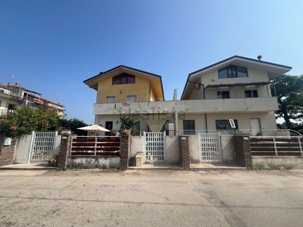 casa indipendente in vendita a Capaccio Paestum in zona Laura