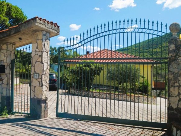 casa indipendente in vendita a Capaccio Paestum