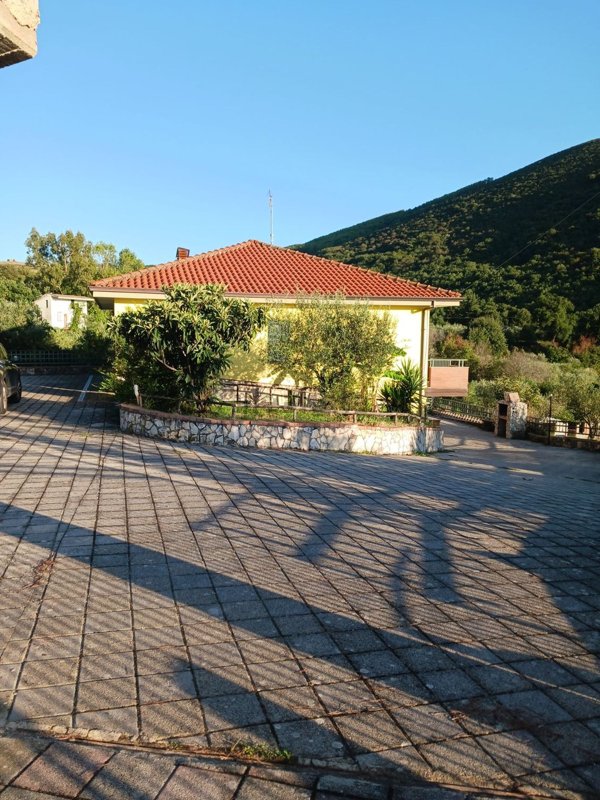 casa indipendente in vendita a Capaccio Paestum