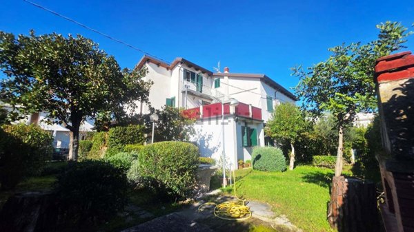 casa indipendente in vendita a Capaccio Paestum in zona Laura