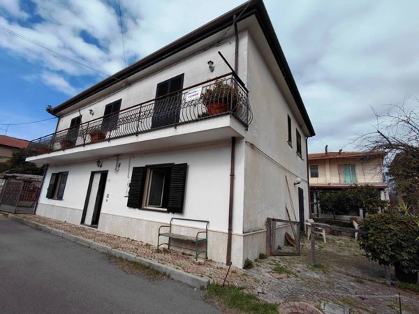 casa indipendente in vendita a Capaccio Paestum in zona Capo di Fiume