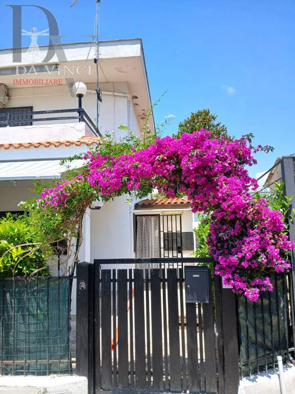 casa indipendente in vendita a Capaccio Paestum in zona Torre/Licinella