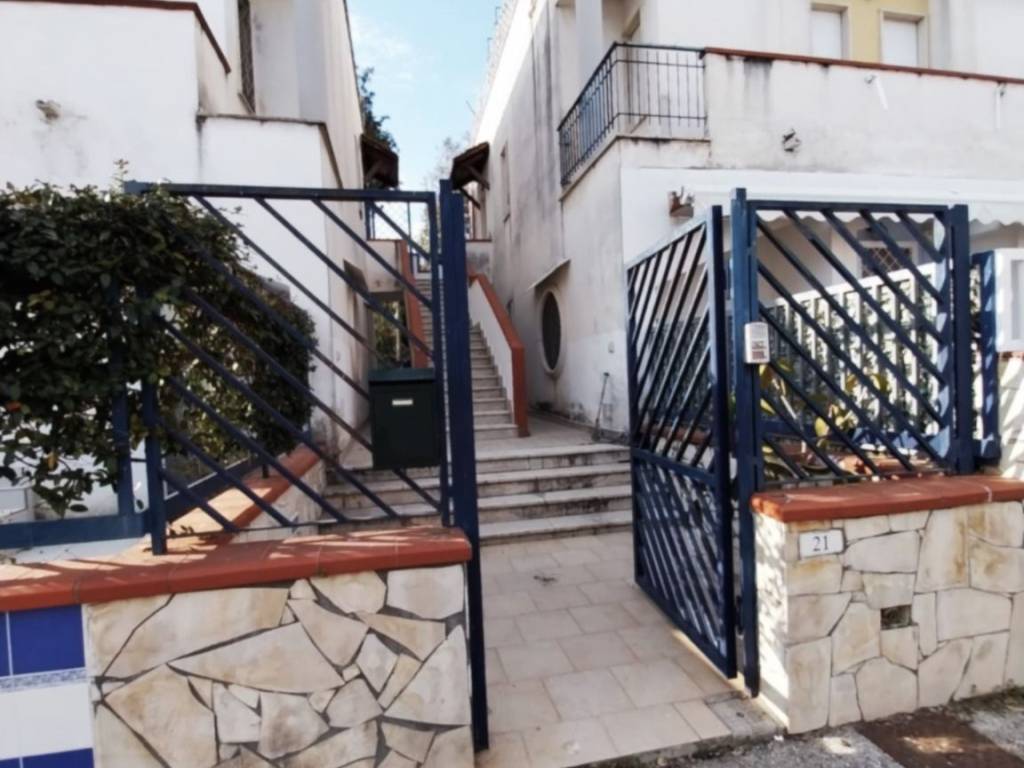 appartamento in vendita a Capaccio Paestum in zona Laura