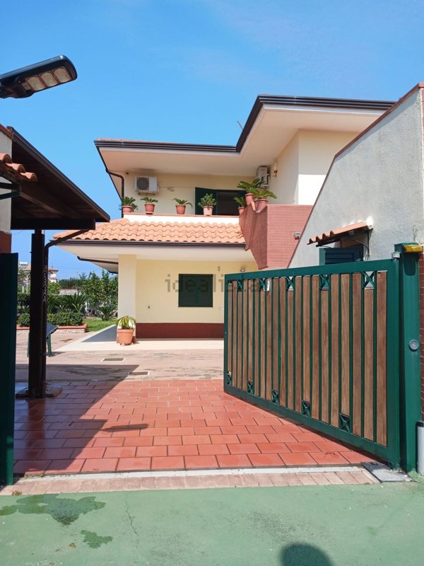 casa indipendente in vendita a Capaccio Paestum in zona Torre/Licinella