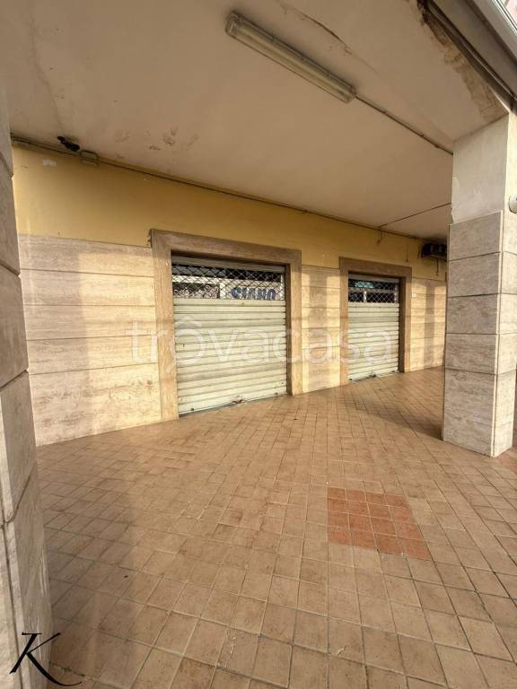 negozio in vendita a Capaccio Paestum in zona S.Venere