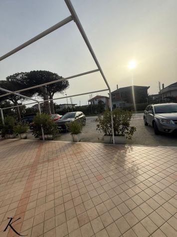 negozio in vendita a Capaccio Paestum in zona S.Venere