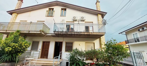 casa indipendente in vendita a Capaccio Paestum
