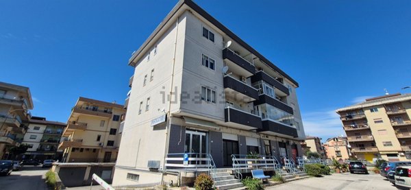 locale commerciale in vendita a Capaccio Paestum in zona Capaccio Scalo