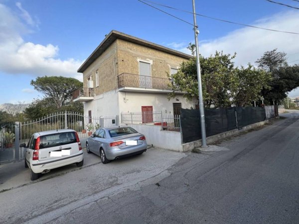 casa indipendente in vendita a Capaccio Paestum
