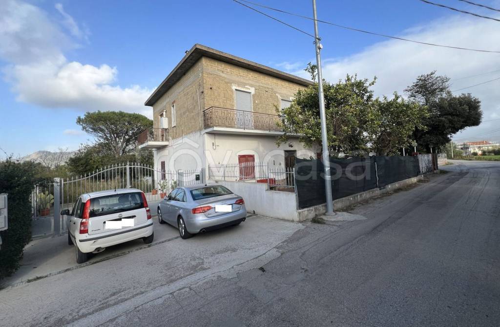 casa indipendente in vendita a Capaccio Paestum