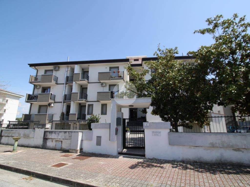 appartamento in vendita a Capaccio Paestum in zona Torre/Licinella