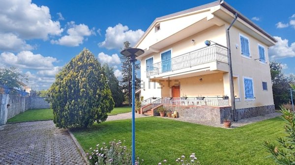 casa indipendente in vendita a Capaccio Paestum in zona Gromola/Foce Sele
