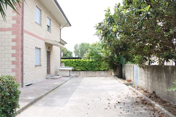 casa indipendente in vendita a Capaccio Paestum in zona S.Venere