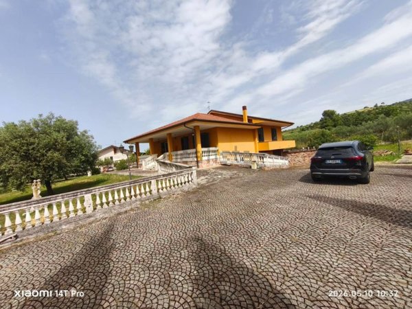 casa indipendente in vendita a Capaccio Paestum in zona S.Venere