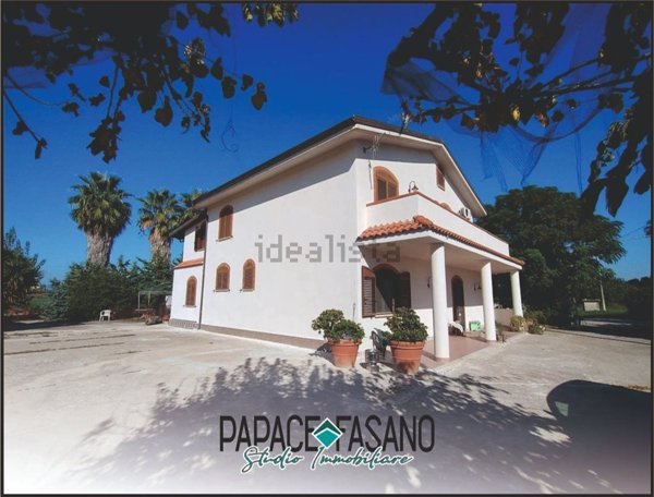casa indipendente in vendita a Capaccio Paestum in zona Gromola/Foce Sele