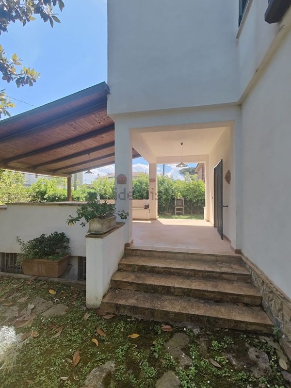casa indipendente in vendita a Capaccio Paestum